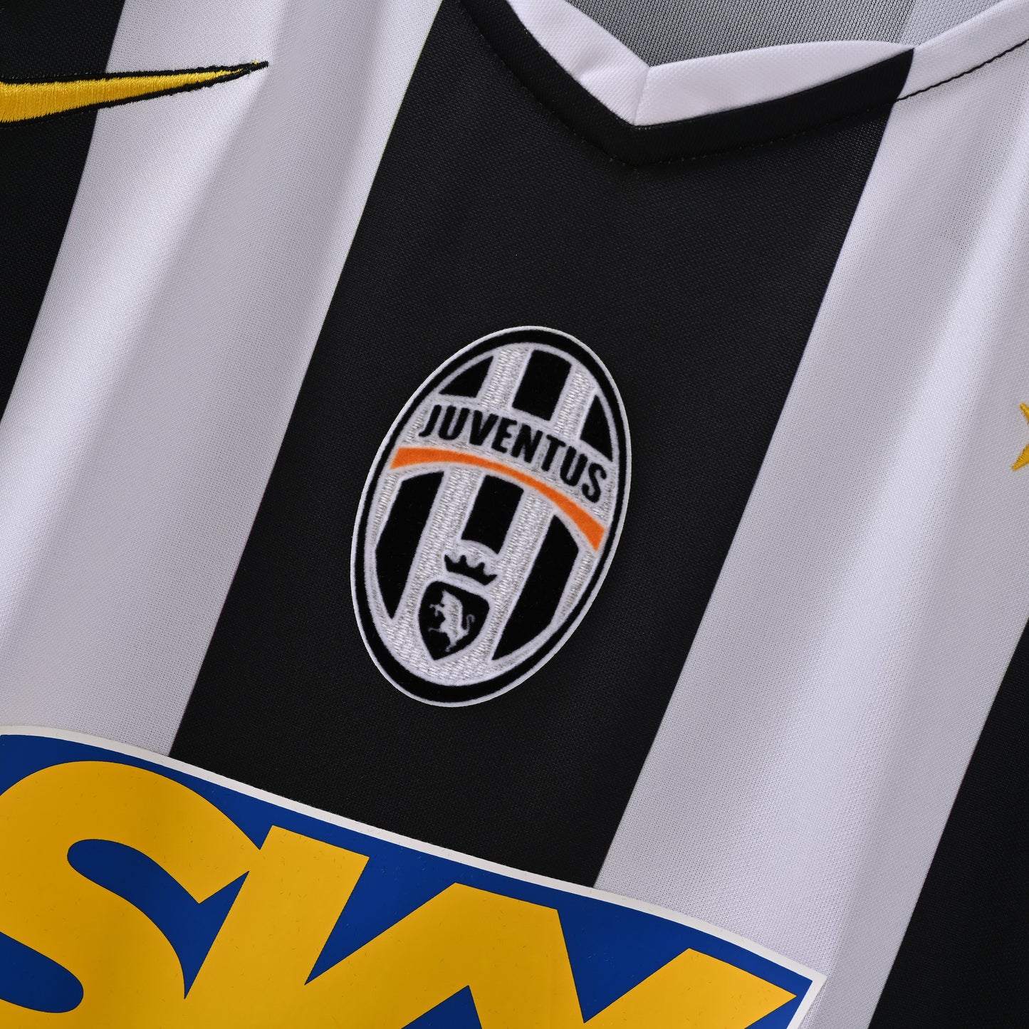 2004-05 Juventus Home Jersey